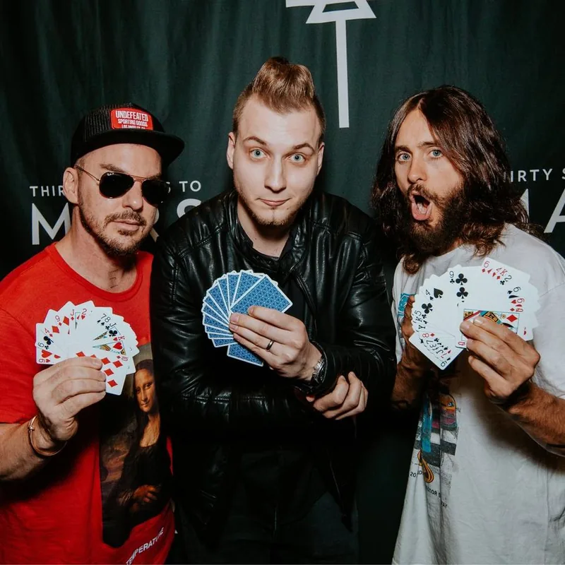 Iluzjonista Y z Jaredem Leto