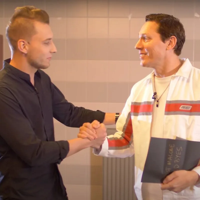 Iluzjonista Y z Tiësto